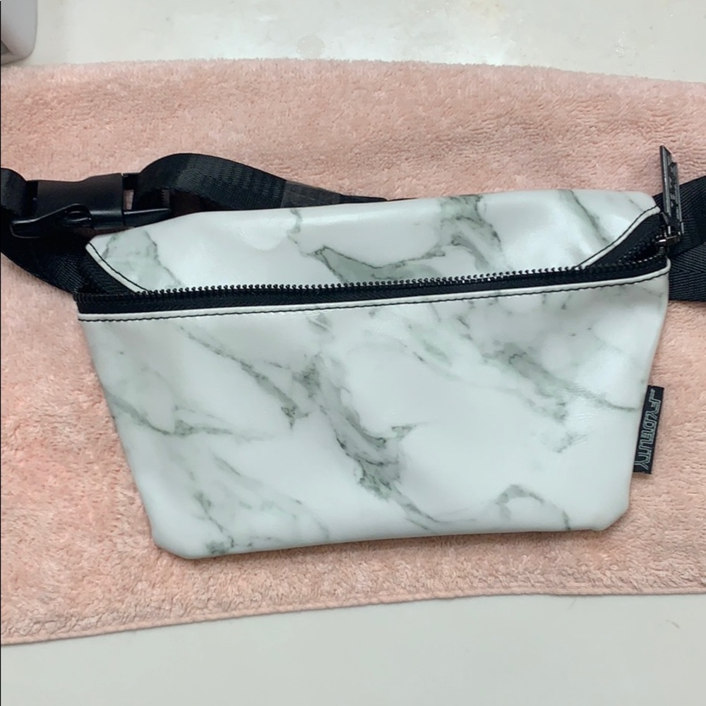 Fydelity marble fanny pack